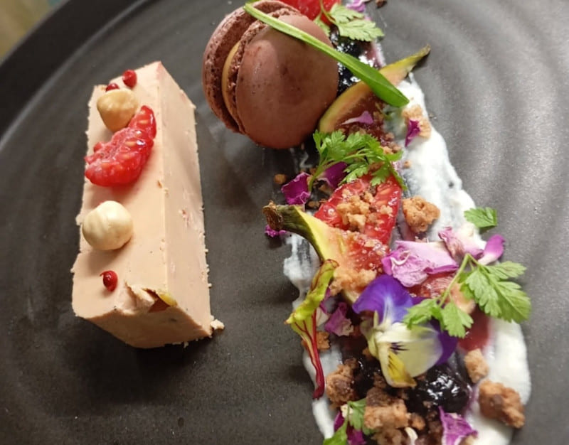 Terrine de foie gras, macaron et figues — carte Mariage AMC Traiteur
